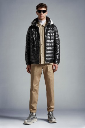 Chamarra Moncler Akinari Hombre Negros | DATX-61750